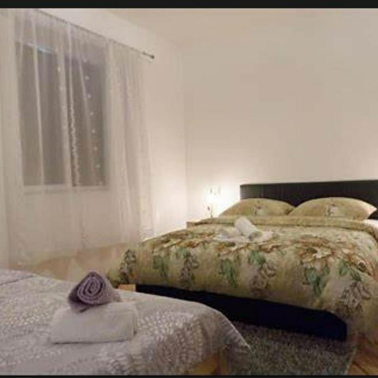 Apartmani Miro 特雷比涅 外观 照片