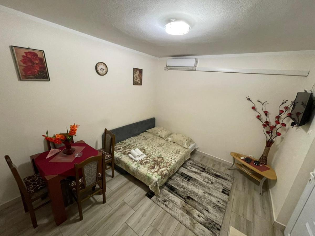 Apartmani Miro 特雷比涅 外观 照片