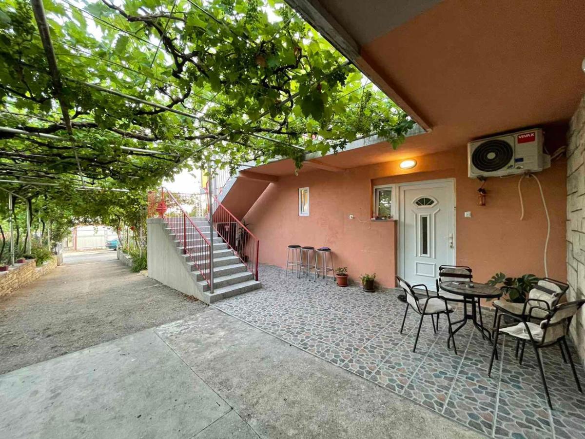 Apartmani Miro 特雷比涅 外观 照片