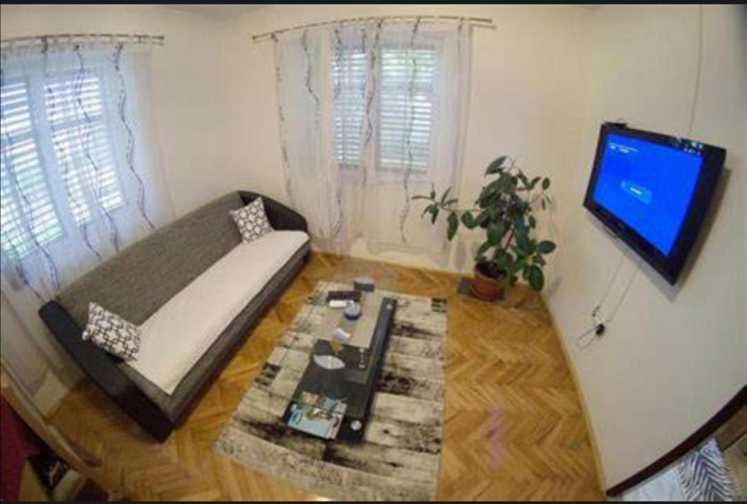 Apartmani Miro 特雷比涅 外观 照片